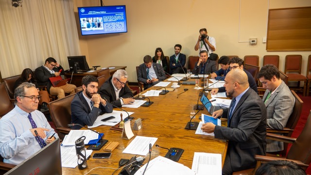 Diputados citan a Ministra de Obras Públicas por retrasos en licitaciones de infraestructura vial