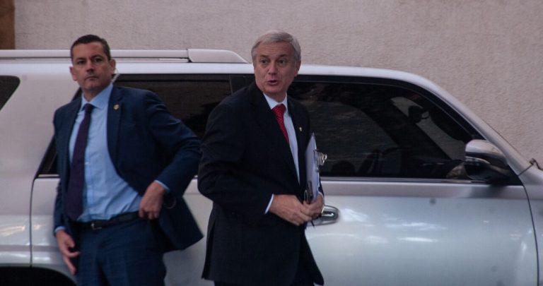 Kast anuncia gabinete de transición con 25 ministros y genera debate político antes de su presentación oficial