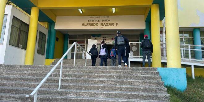 Dirección de Educación Pública posterga concurso por ADP en SLEP Valparaíso y promueve cuestionada nueva suplencia. Actores locales acuden a Contraloría.