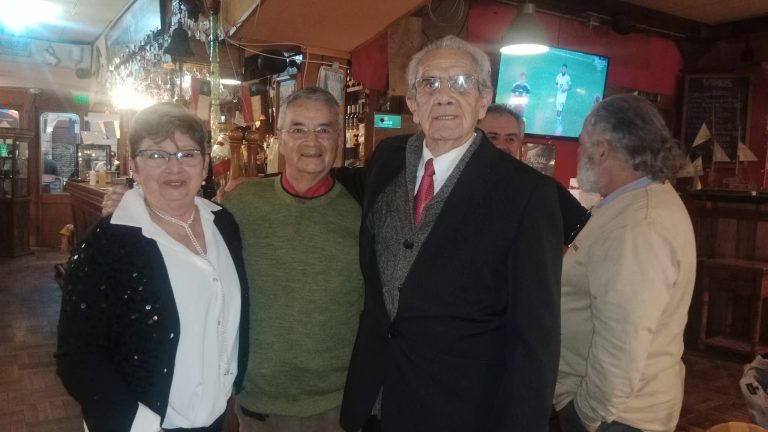 Profesor Andrés Reyes Barra celebra sus 89 años con emotivo encuentro en Valparaíso